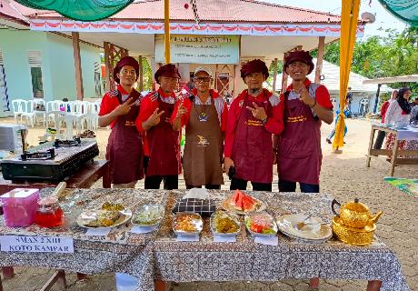 Mengikuti Lomba Memasak pada HUT Pulau Gadang 2024